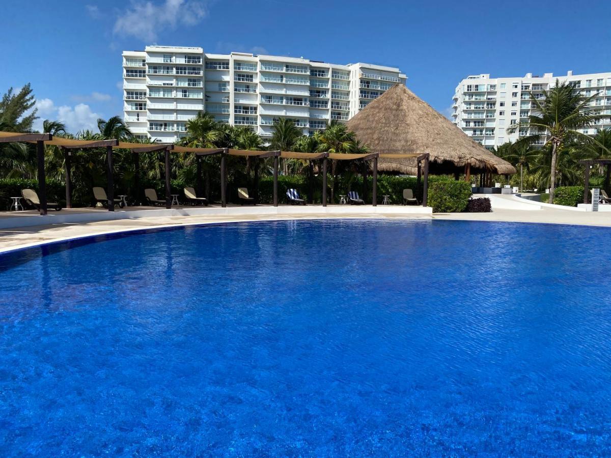 Beachfront Loft Amara Cancun Apartment Exterior photo